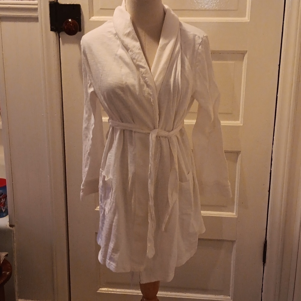 White medium large  robe sleepwear